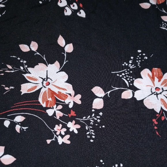 Floral Romper - Picture 2 of 3